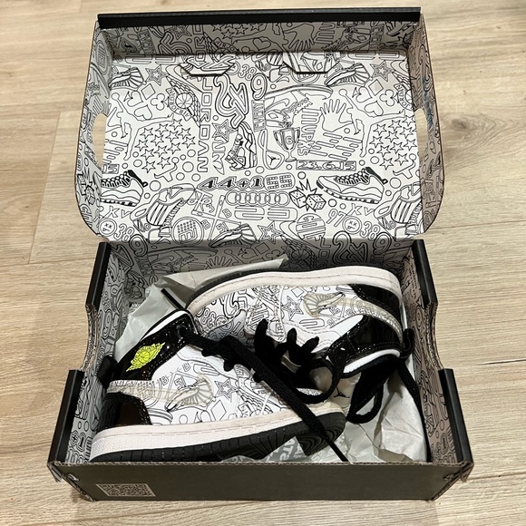 Nike Jordan 1 Mid SE toddler 5C - Picture 1 of 6